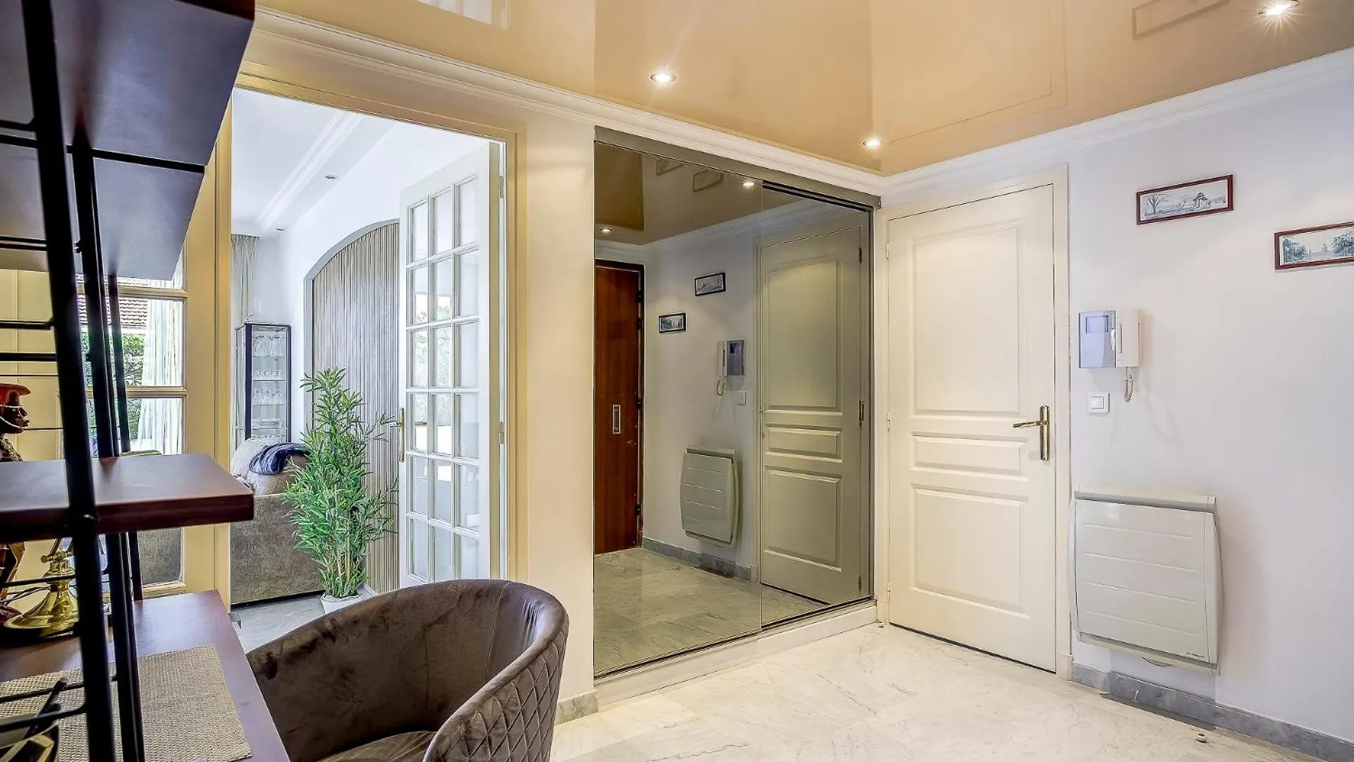 Le Cap St-Charles - Spacieux Dernier Etage - Terrasses - Climatisation - Parking Juan-les-Pins 0*,  France