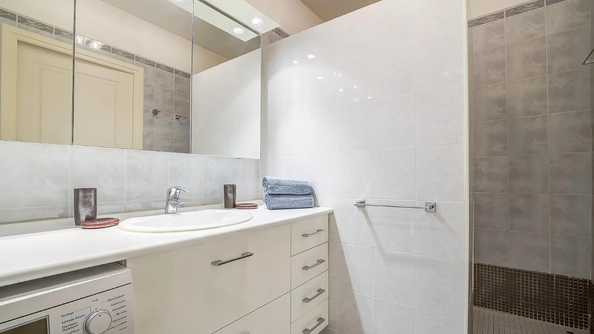 Apartment Le Cap St-Charles - Spacieux Dernier Etage - Terrasses - Climatisation - Parking Juan-les-Pins