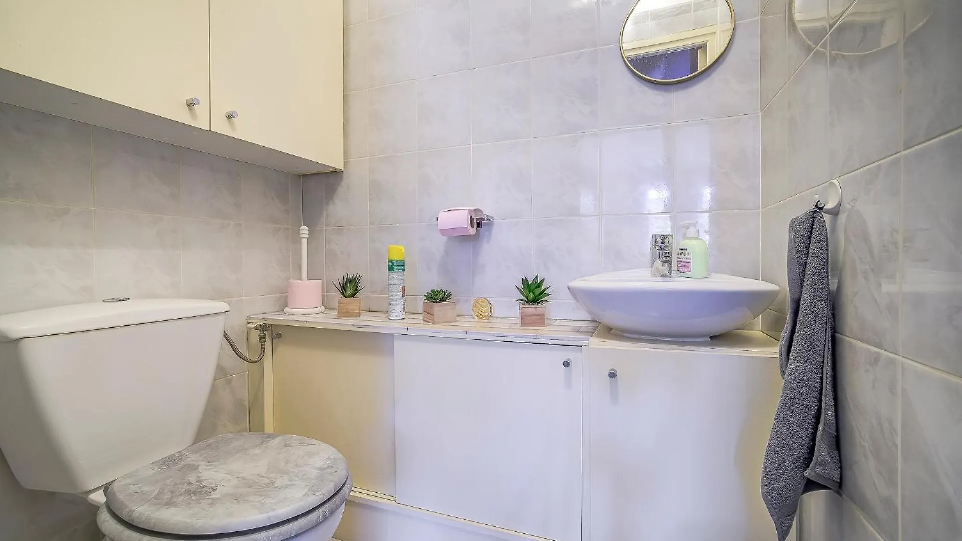 Le Cap St-Charles - Spacieux Dernier Etage - Terrasses - Climatisation - Parking Juan-les-Pins 0*,  France