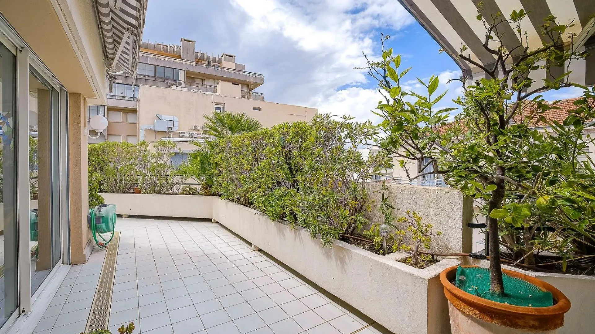 Apartment Le Cap St-Charles - Spacieux Dernier Etage - Terrasses - Climatisation - Parking Juan-les-Pins