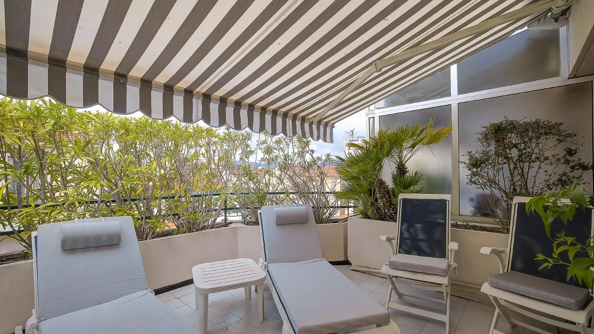 Apartment Le Cap St-Charles - Spacieux Dernier Etage - Terrasses - Climatisation - Parking Juan-les-Pins
